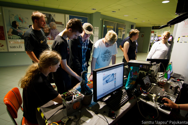 assembly_perjantai_19.jpg by Santtu Pajukanta